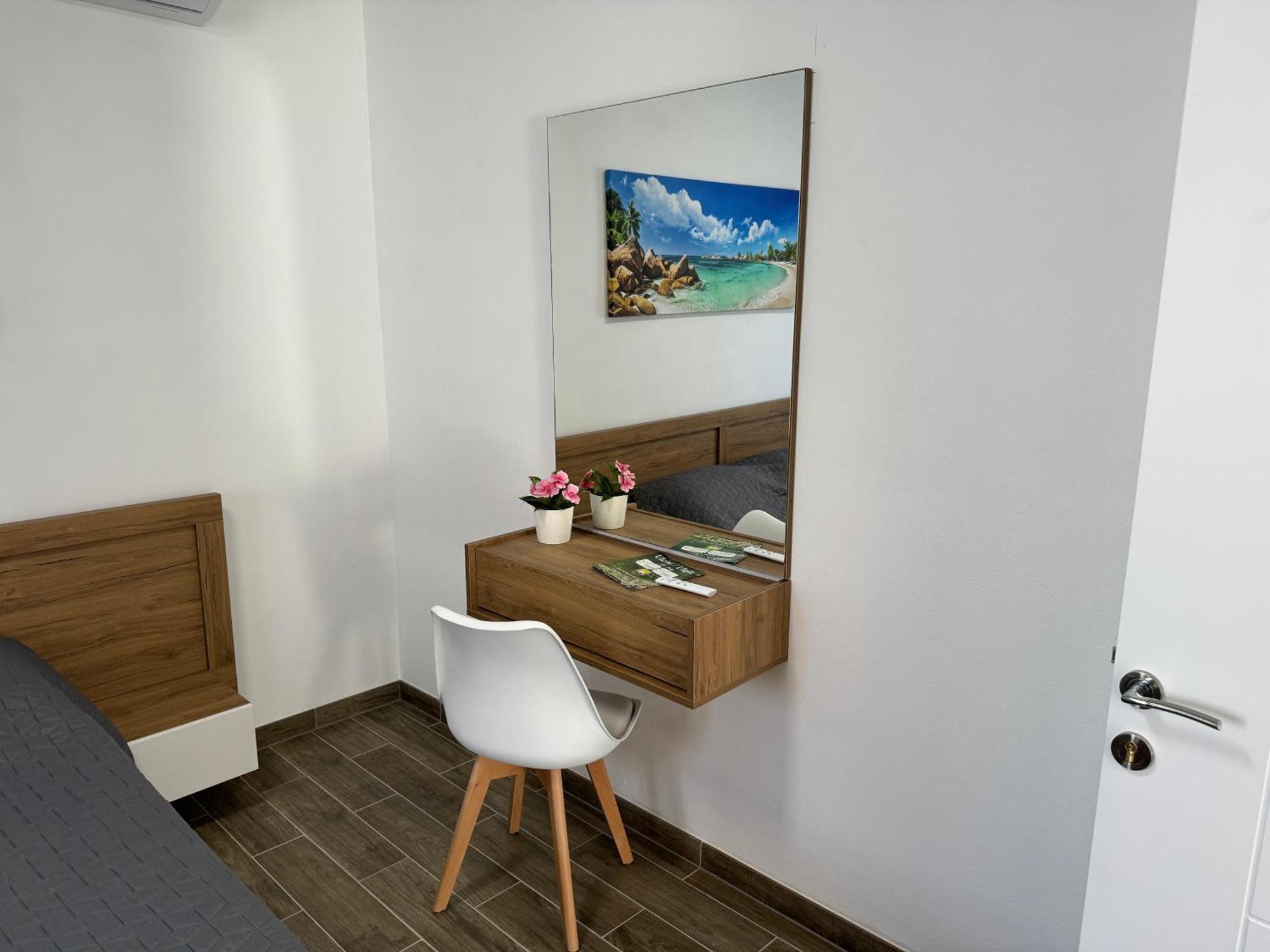 Adla Apartmani Ulcinj Exterior foto